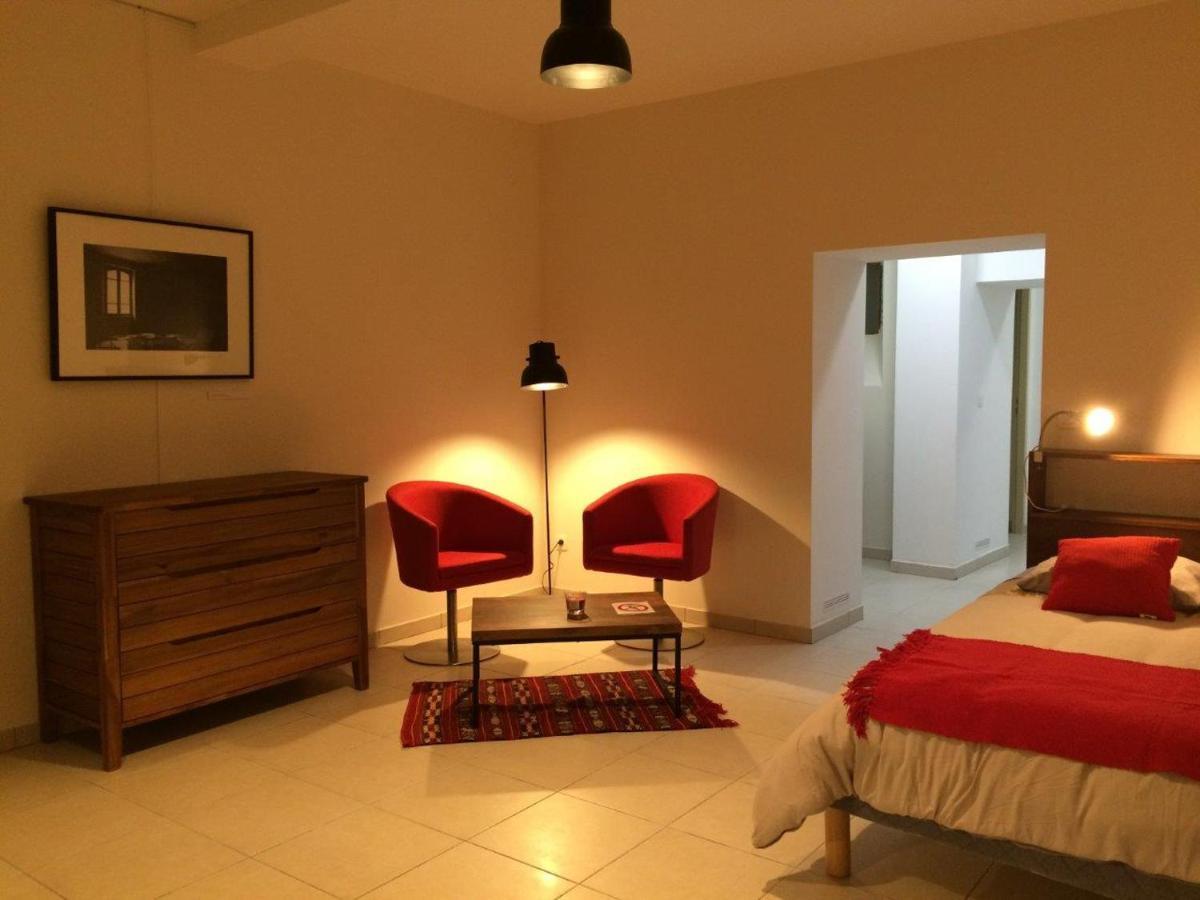 Le Studio Du Chateau Auriac-sur-Vendinelle Esterno foto